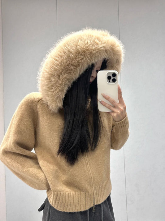 A fur collar knitted hooded sweater cardigan