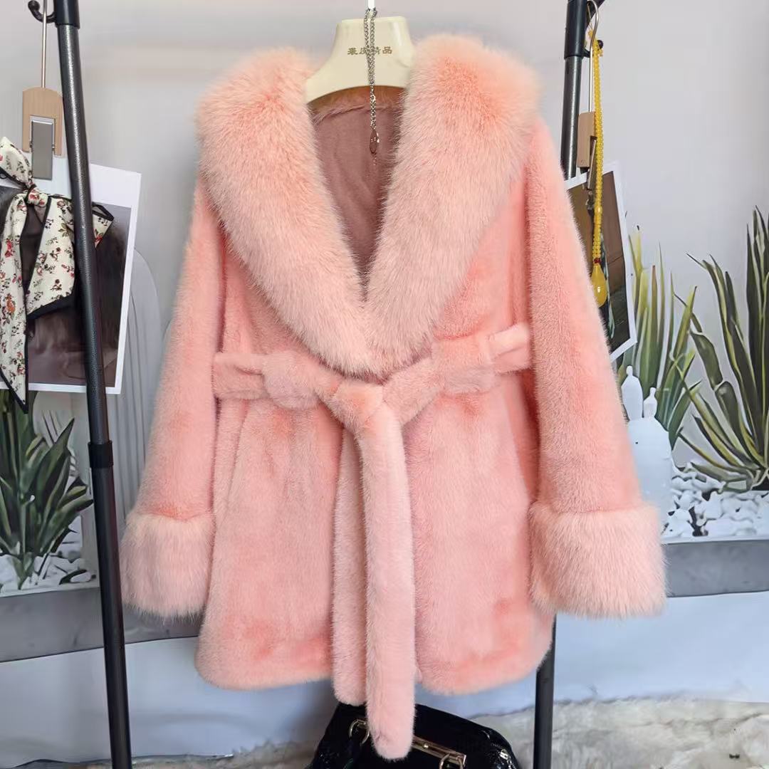 A imitation fox fur plush coat high fashion version