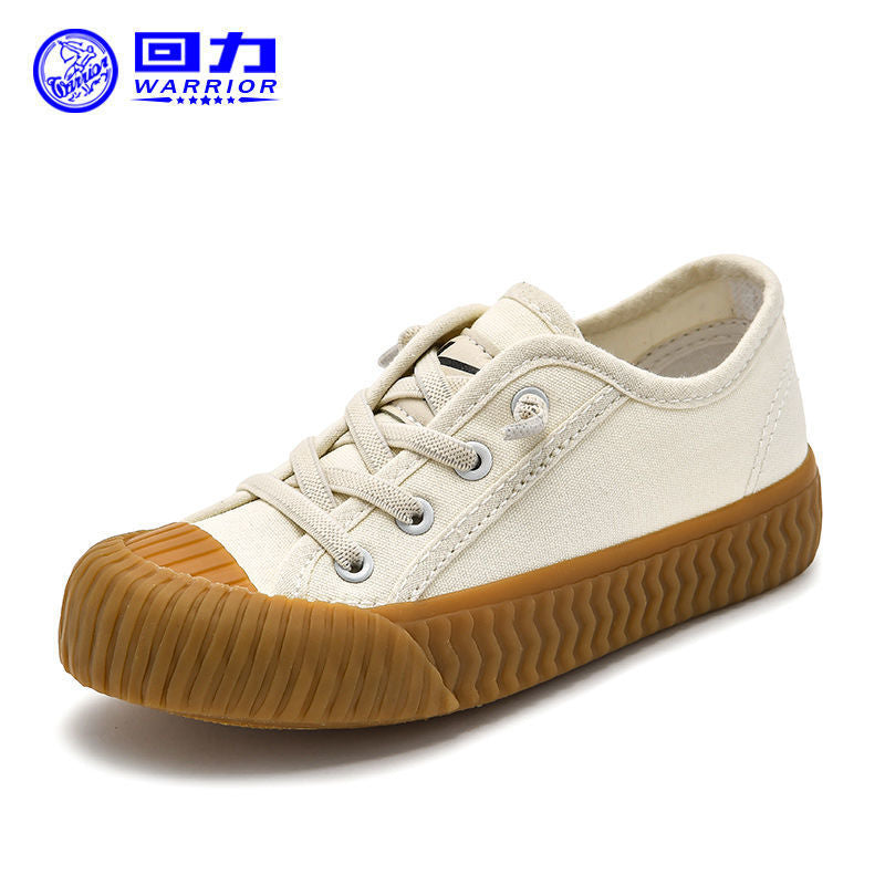 A children's and adolescents' canvas shoes