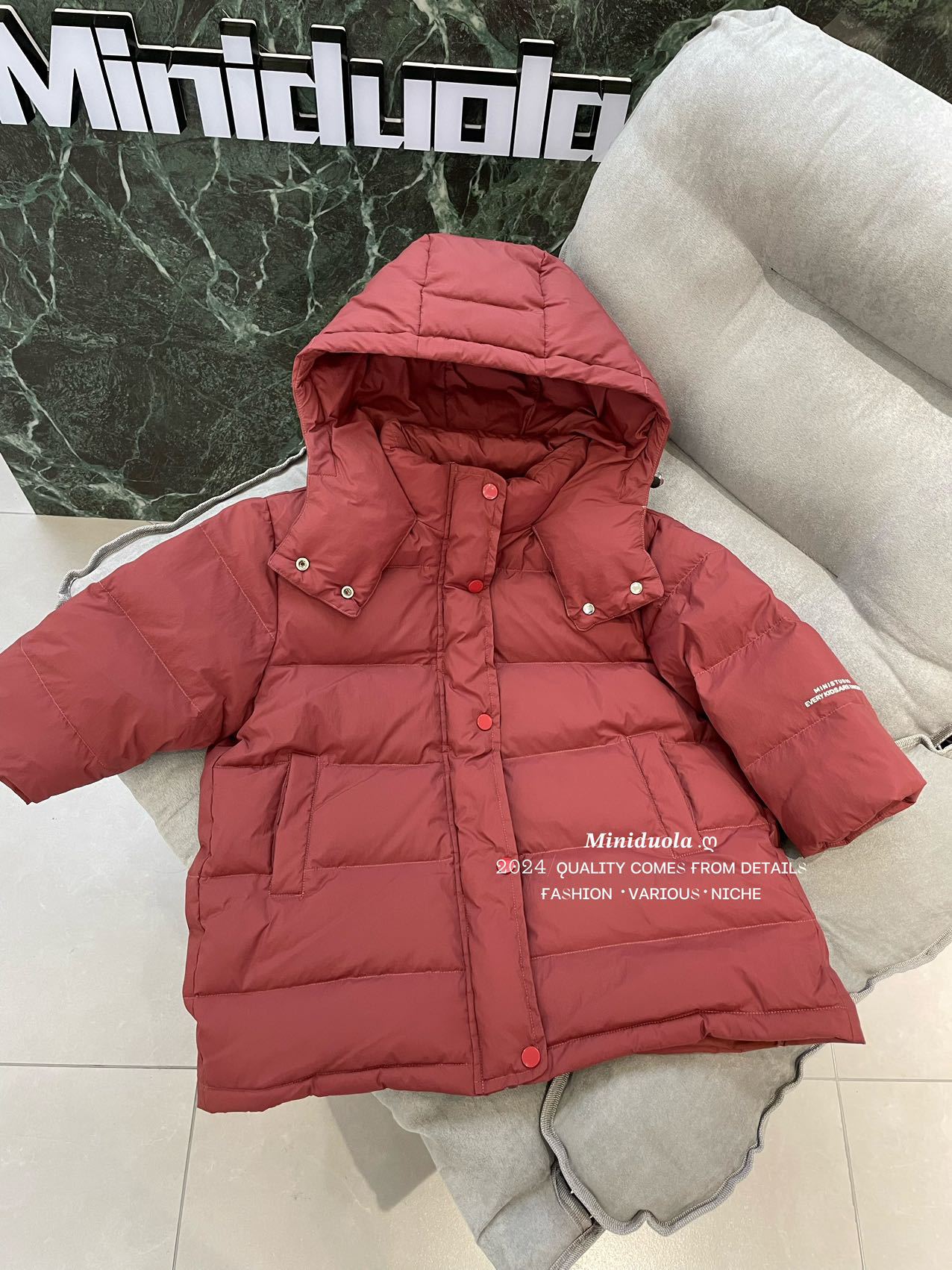 A autumn and winter new Korean version of children's cold clothing fashionable versatile Korean version thickened hooded warm jacket warm hands