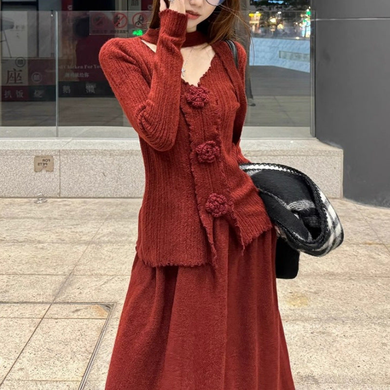 A long-sleeved knitted suit