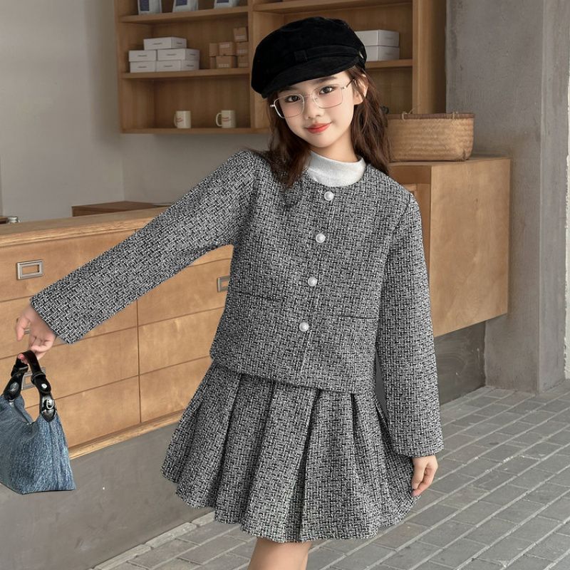 A Children's and teenagers' suit