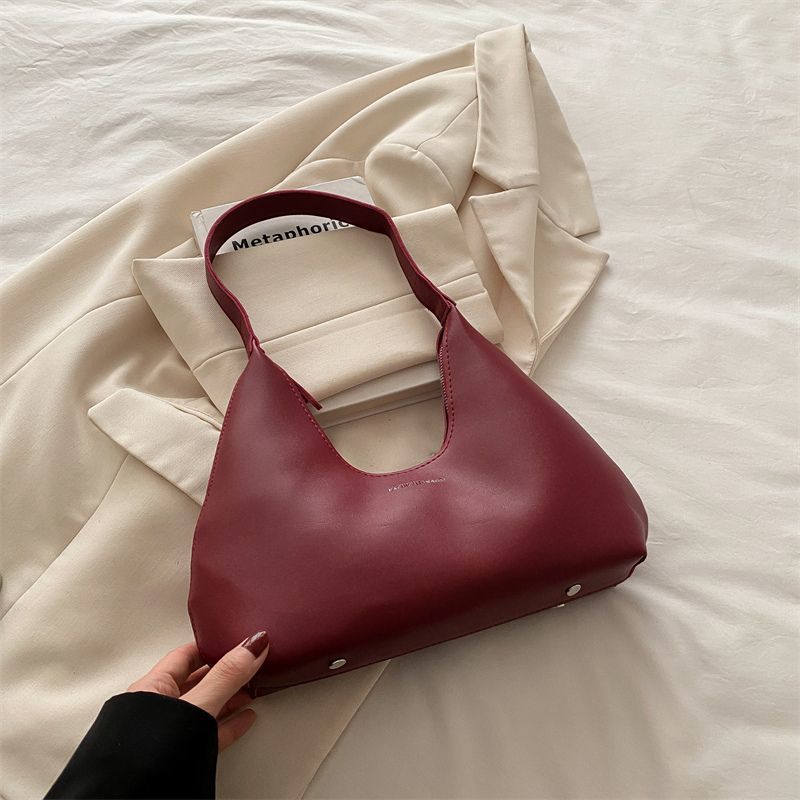 A Korean niche design versatile bag