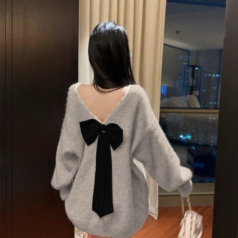 P bow knitted sweater