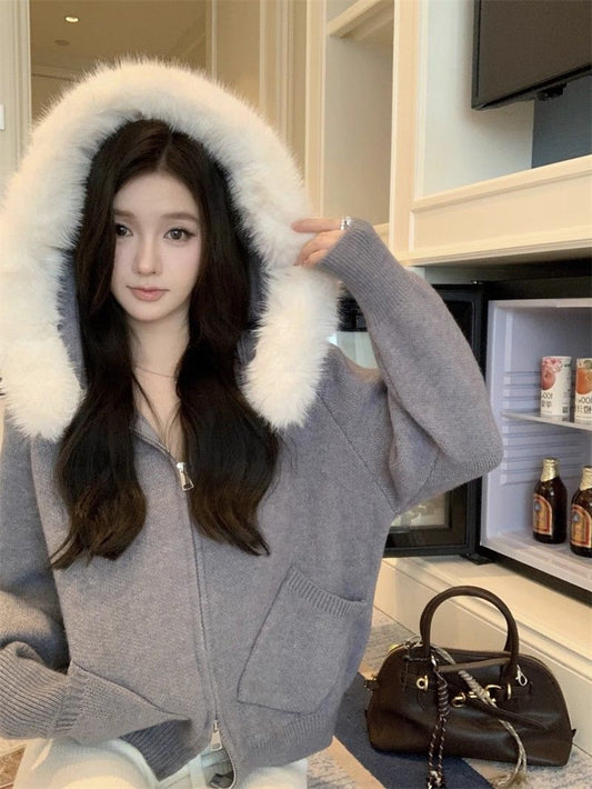 A khaki wool hooded sweater jacket for women's autumn