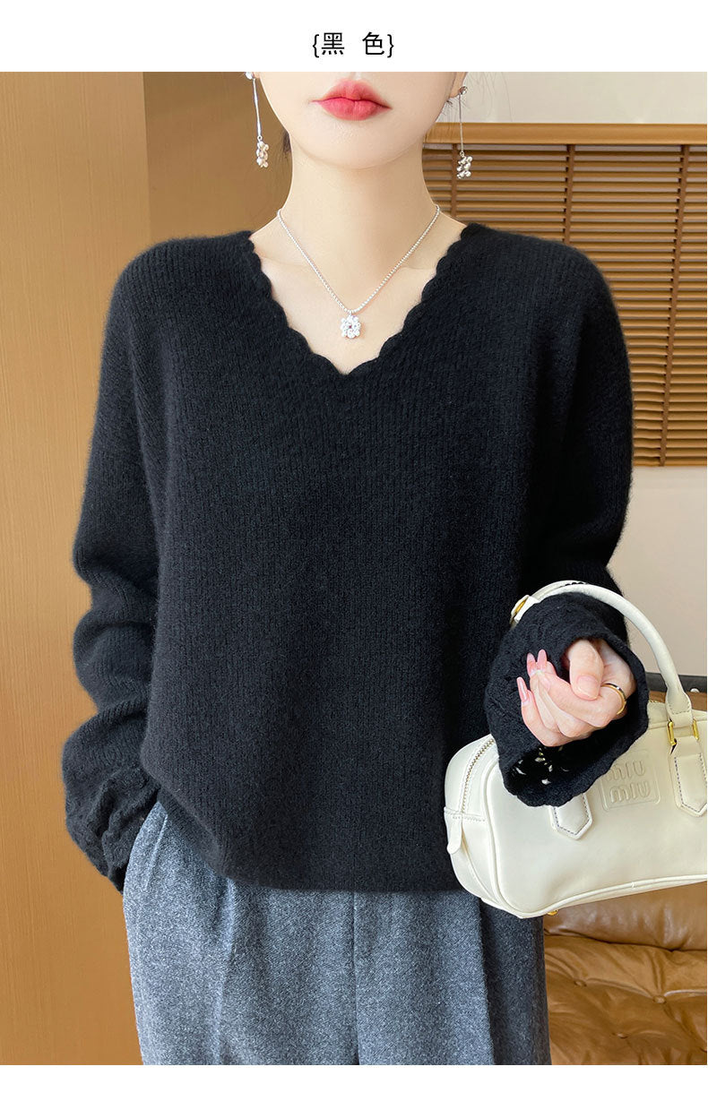 v Knitted Sweater