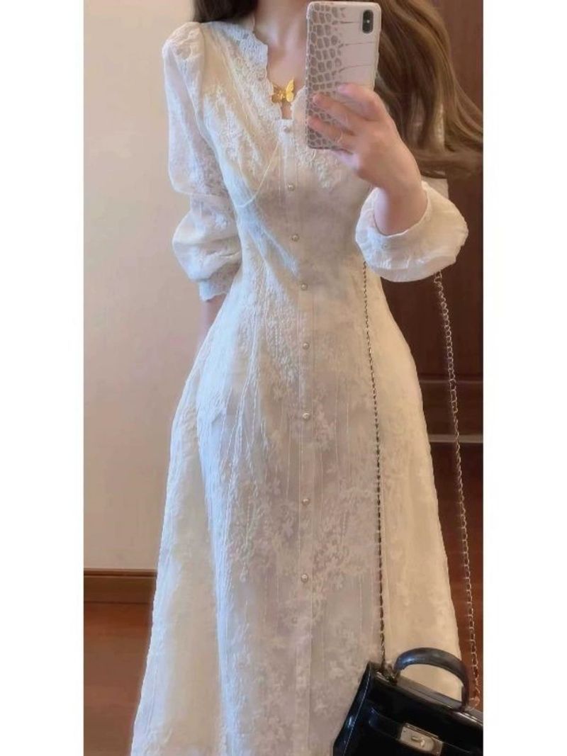 P French gentle wind super good-looking V-neck lace long-sleeved dress small man unique beautiful waist dress