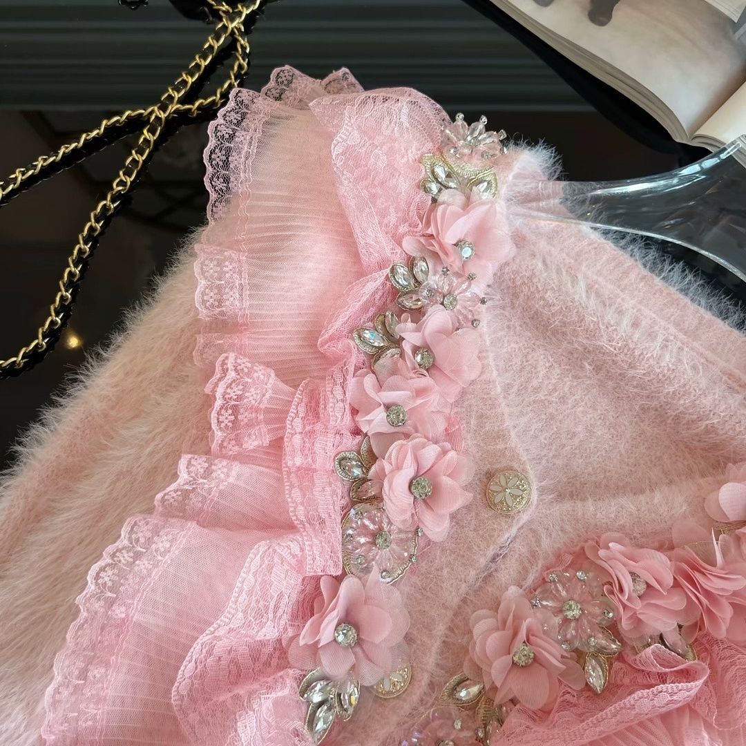 P three-dimensional flower beaded diamond top