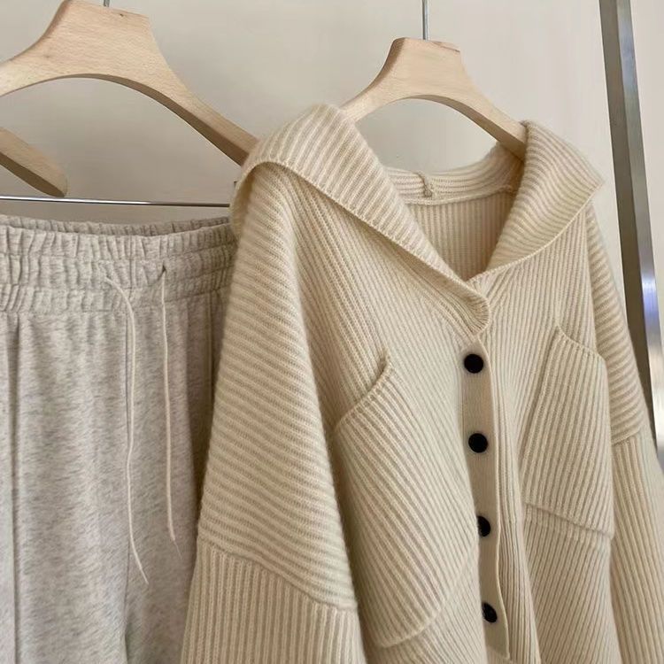 P milk fufu hooded sweater women's autumn and winter loose niche design lazy high-end soft waxy short knitted sweater jacket