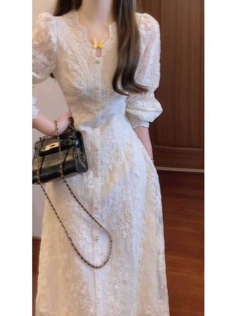 P French gentle wind super good-looking V-neck lace long-sleeved dress small man unique beautiful waist dress
