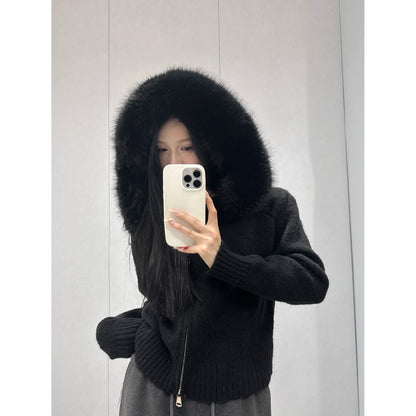 A fur collar knitted hooded sweater cardigan