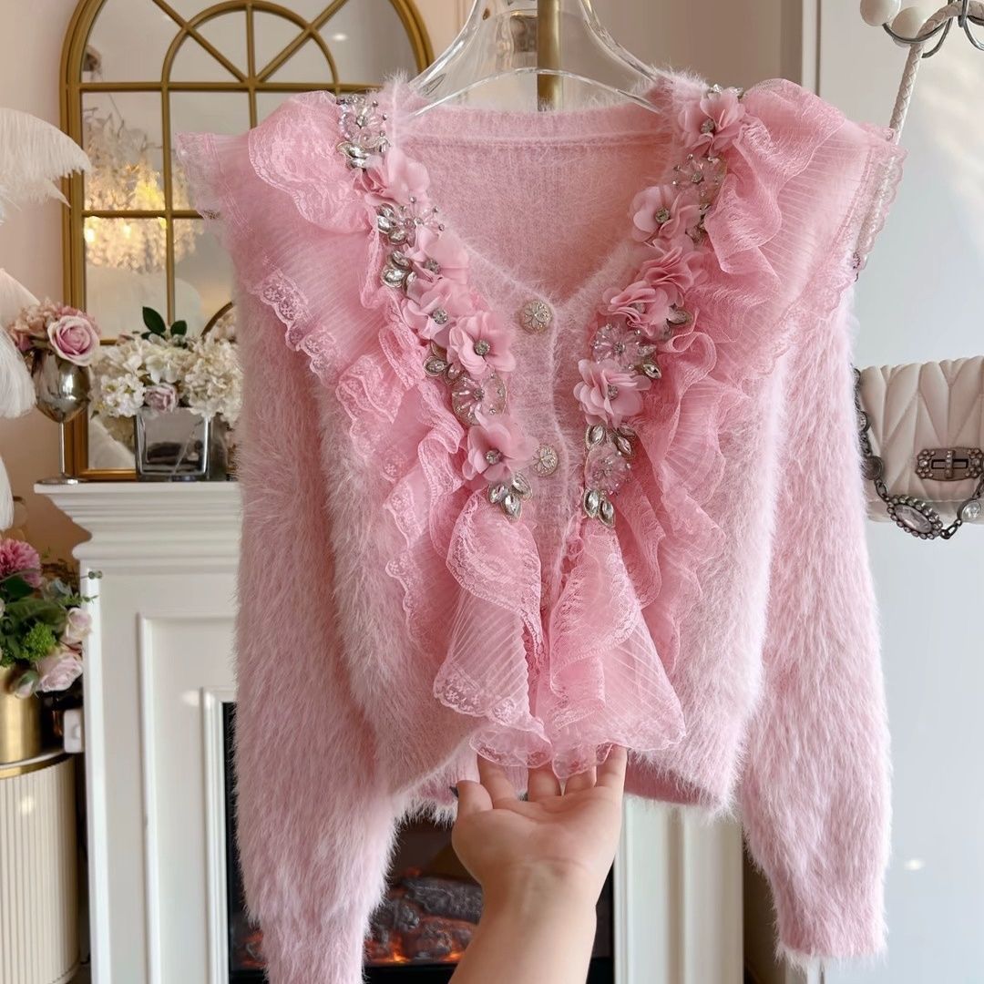 P three-dimensional flower beaded diamond top