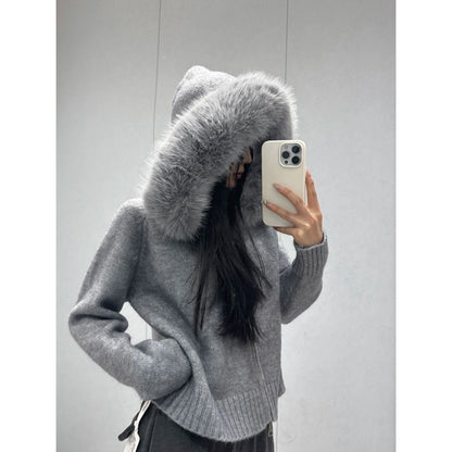 A fur collar knitted hooded sweater cardigan