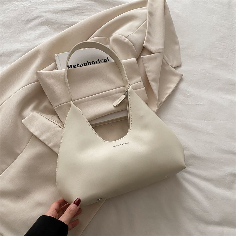 A Korean niche design versatile bag