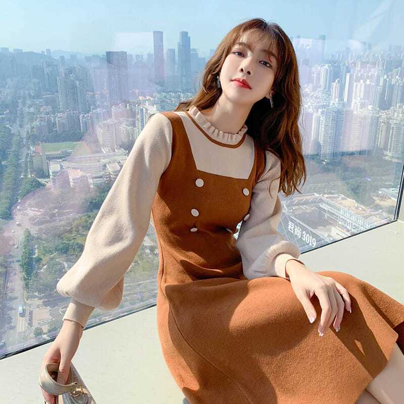 P long-sleeved knitted dress