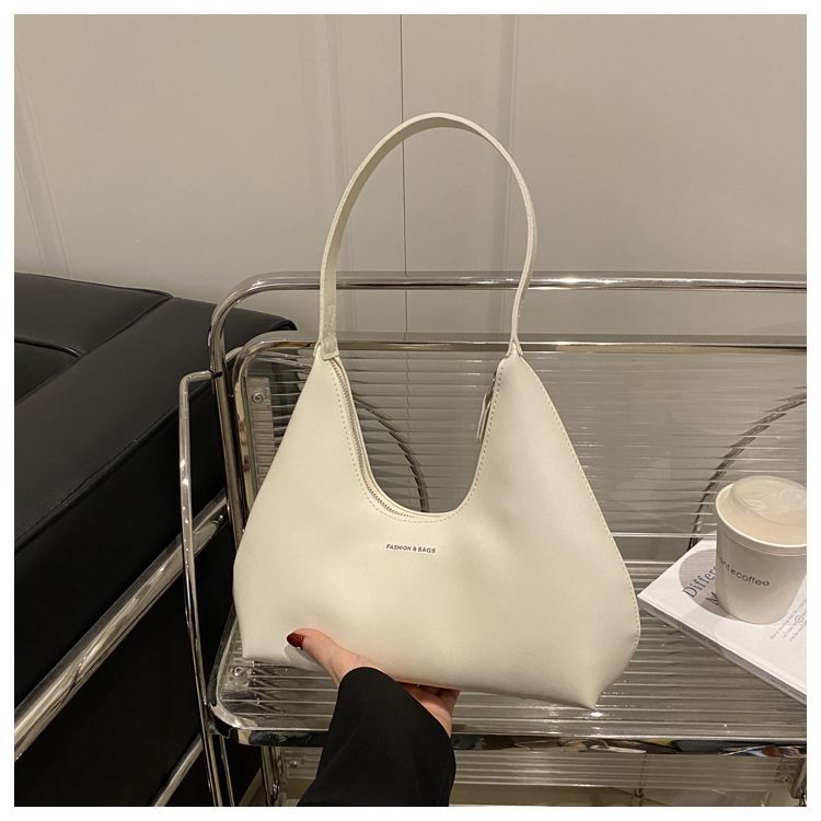 A Korean niche design versatile bag