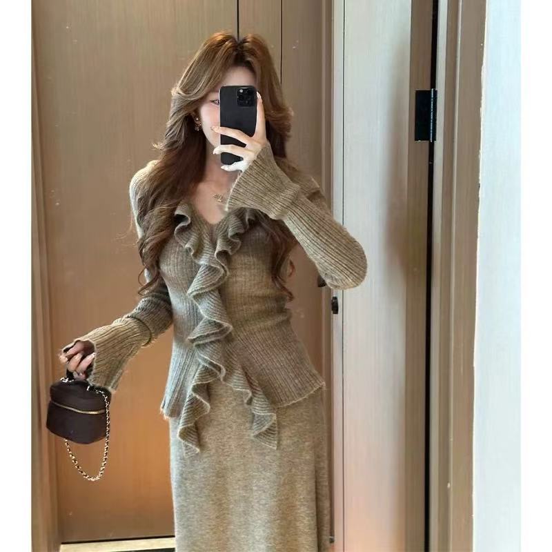 P Knitted Skirt Two-piece Set