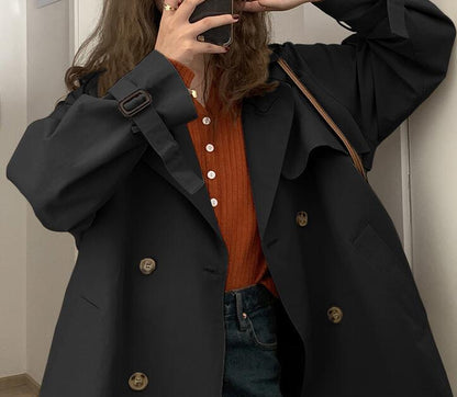 A Spring and Autumn new British style is popular this year, the Korean version of the vertical temperament trench coat, women's short small coat