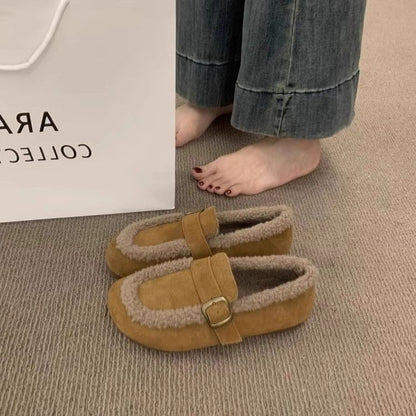 A women's flat shoes