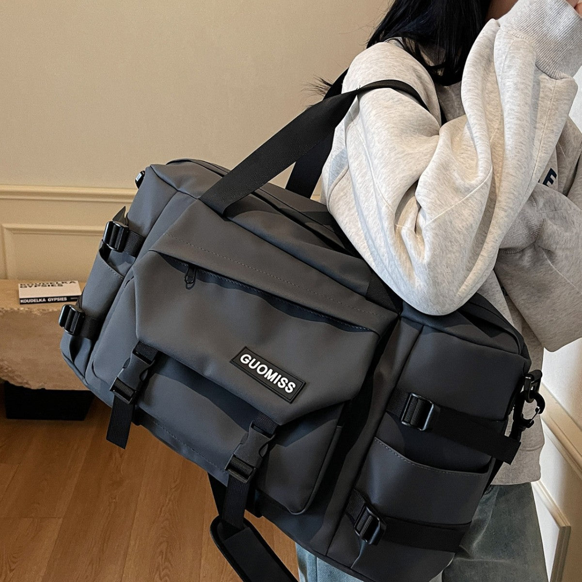 A oblique span large capacity handbag