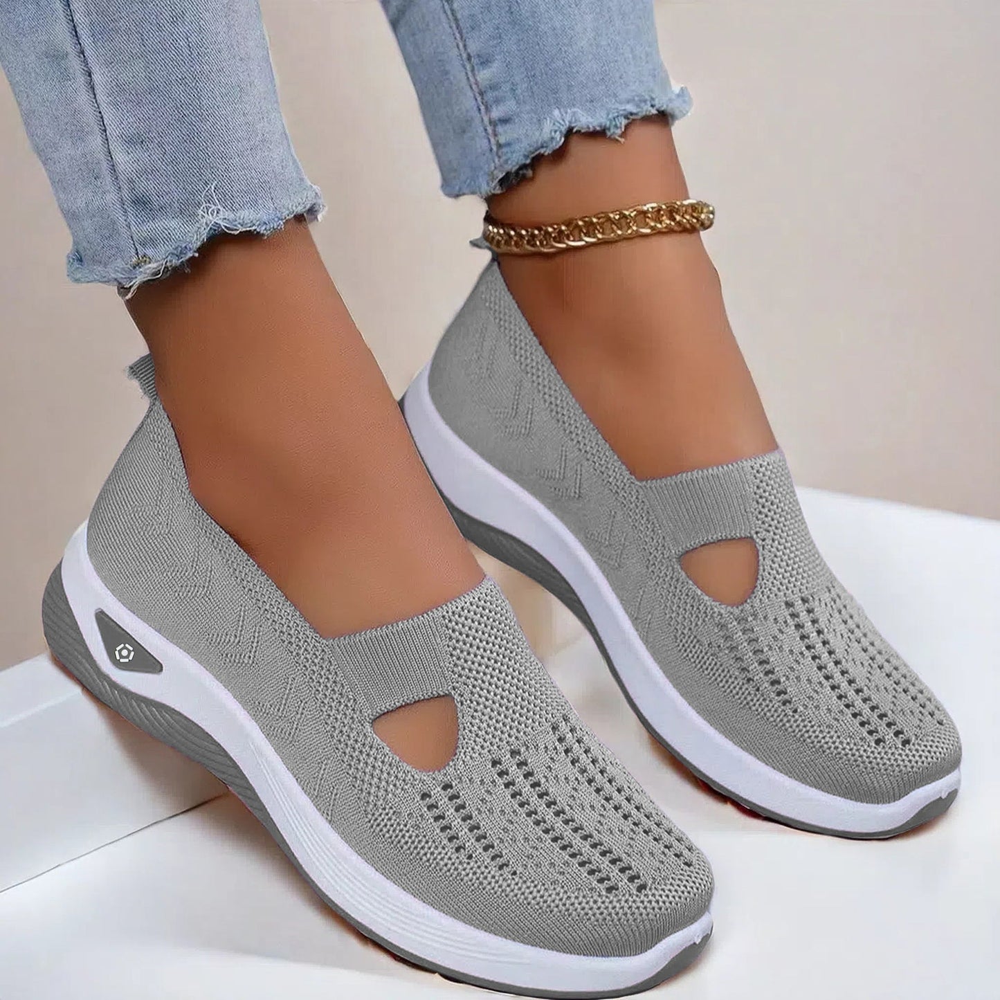 A shoes summer breathable sandals non-slip soft-soled elderly shoes women's casual shoes middle-aged and elderly walking shoes