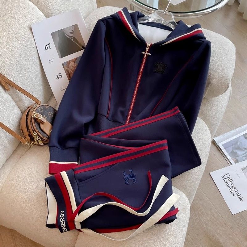 A sports and leisure two-piece set
