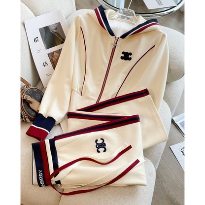 A sports and leisure two-piece set