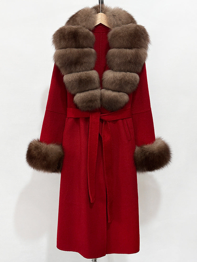 A double-sided wool coat and sweater collar jacket