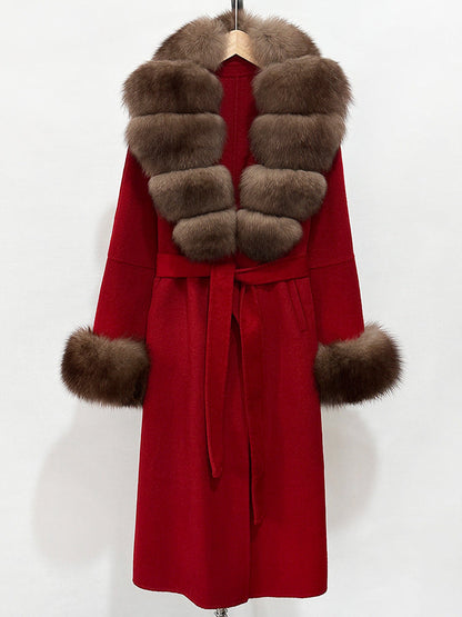 A double-sided wool coat and sweater collar jacket