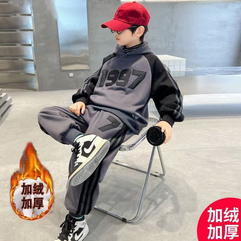 A children's fleece set