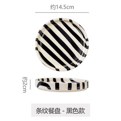 A ceramic disc stripes