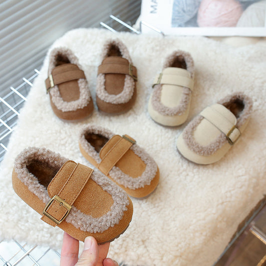 A Children's shoes flats