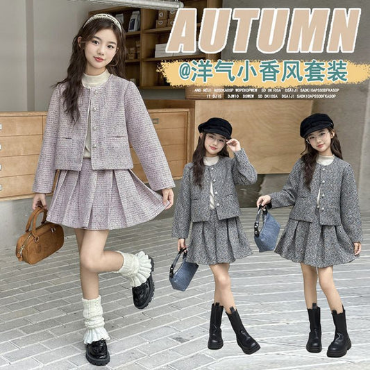 A Children's and teenagers' suit