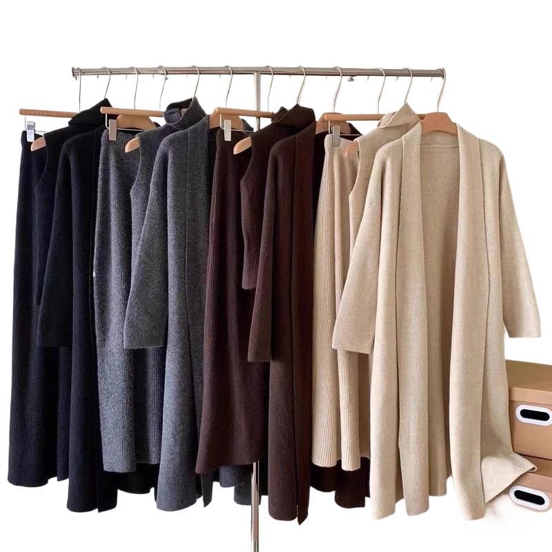 A knitted three-piece set