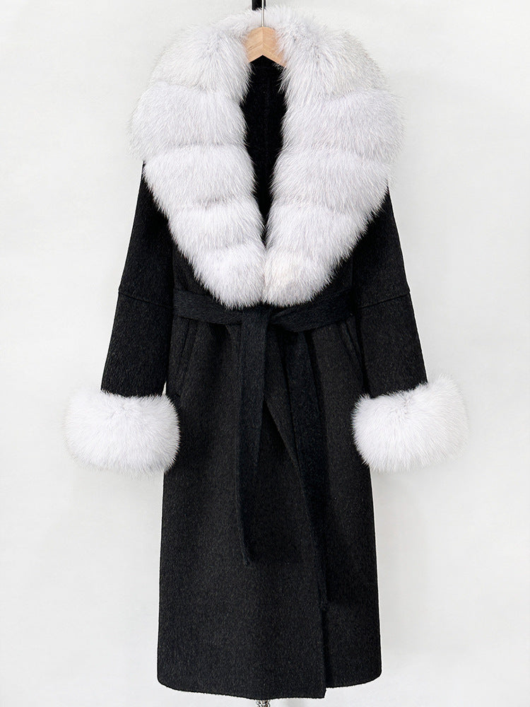 A double-sided wool coat and sweater collar jacket
