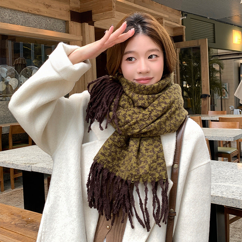 A shawl scarf