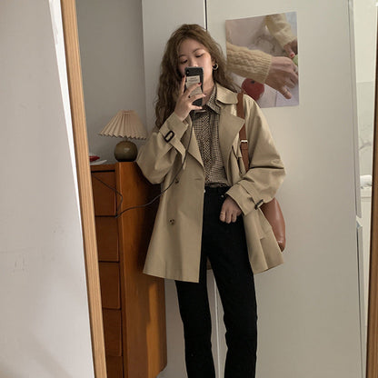 A Spring and Autumn new British style is popular this year, the Korean version of the vertical temperament trench coat, women's short small coat