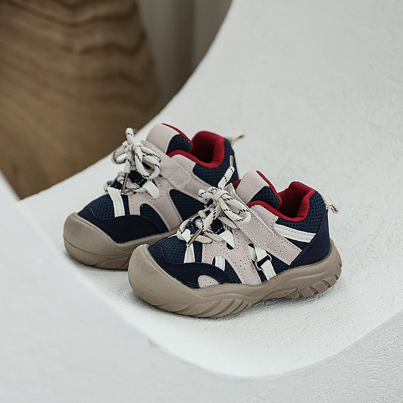 A new autumn classmates boys soft-soled comfortable sports and leisure shoes