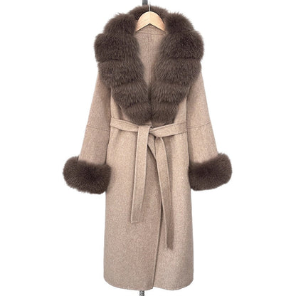 A double-sided wool coat and sweater collar jacket