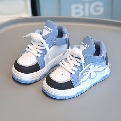 A Spring and Autumn wear-resistant and breathable versatile male and female baby casual sports shoes