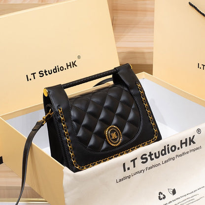 A  shoulder messenger bag