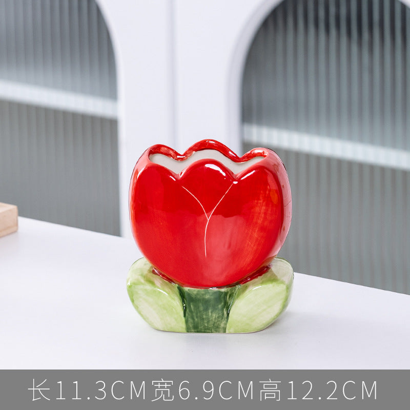 A ceramic pen holder storage ornament