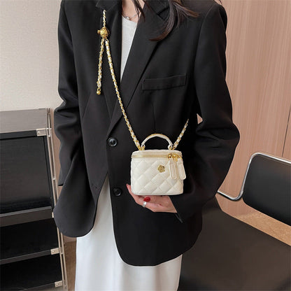 A handbag chain bag