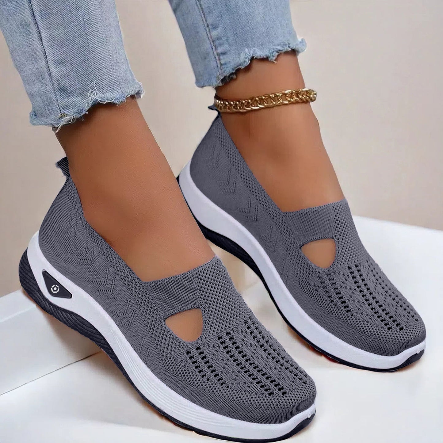 A shoes summer breathable sandals non-slip soft-soled elderly shoes women's casual shoes middle-aged and elderly walking shoes