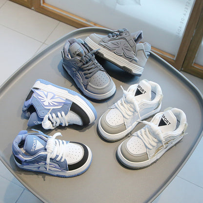 A Spring and Autumn wear-resistant and breathable versatile male and female baby casual sports shoes