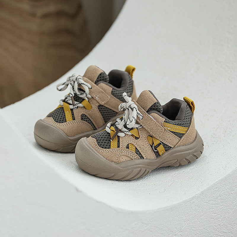 A new autumn classmates boys soft-soled comfortable sports and leisure shoes