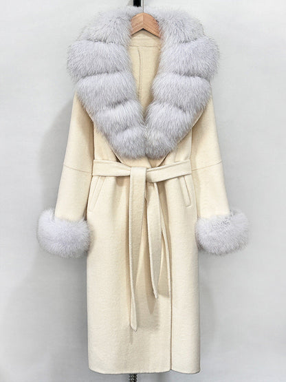 A double-sided wool coat and sweater collar jacket