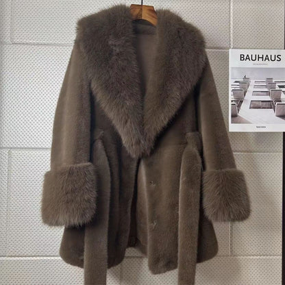 A  imitation fox fur plush coat high fashion version