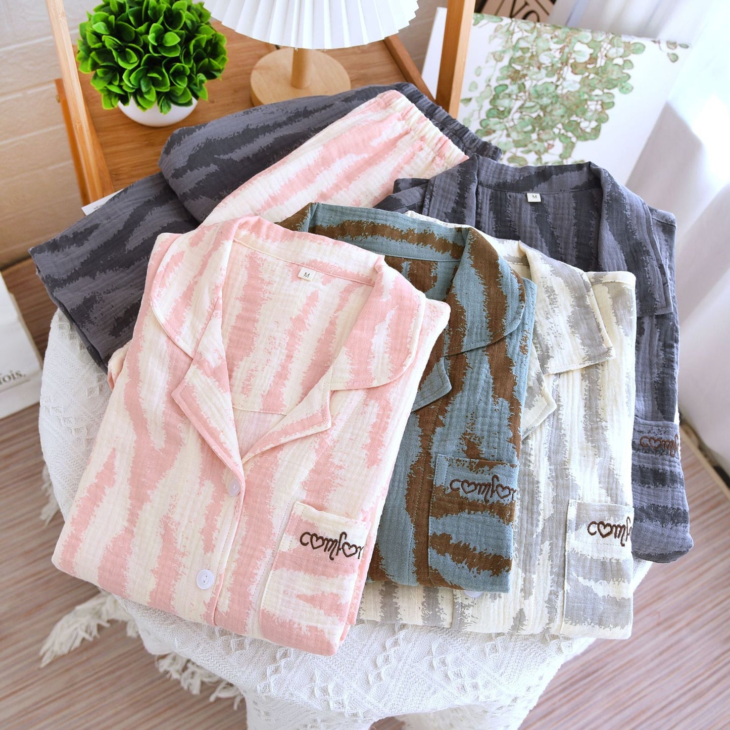 A cotton crepe simple loungewear