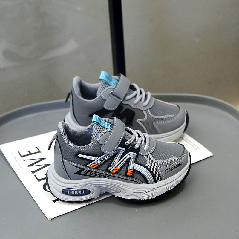 A children's sports shoes